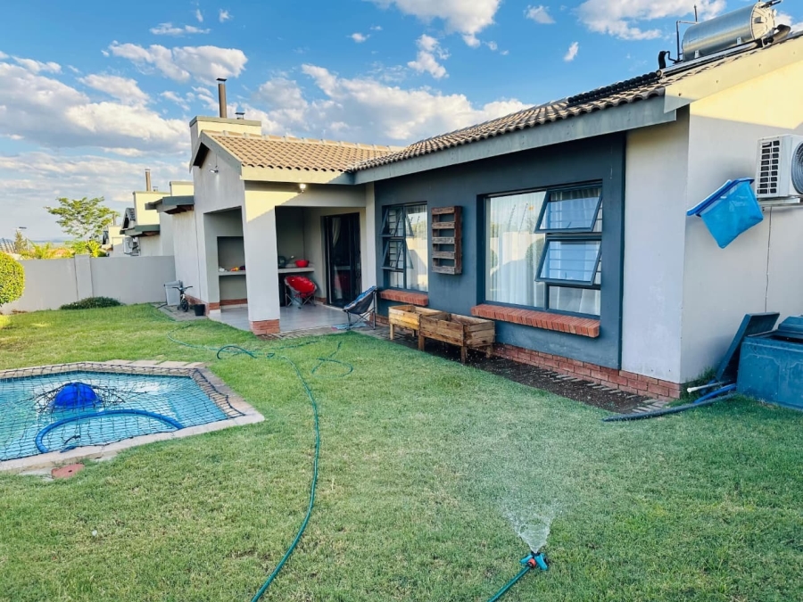 To Let 3 Bedroom Property for Rent in Waterkloof A H North West